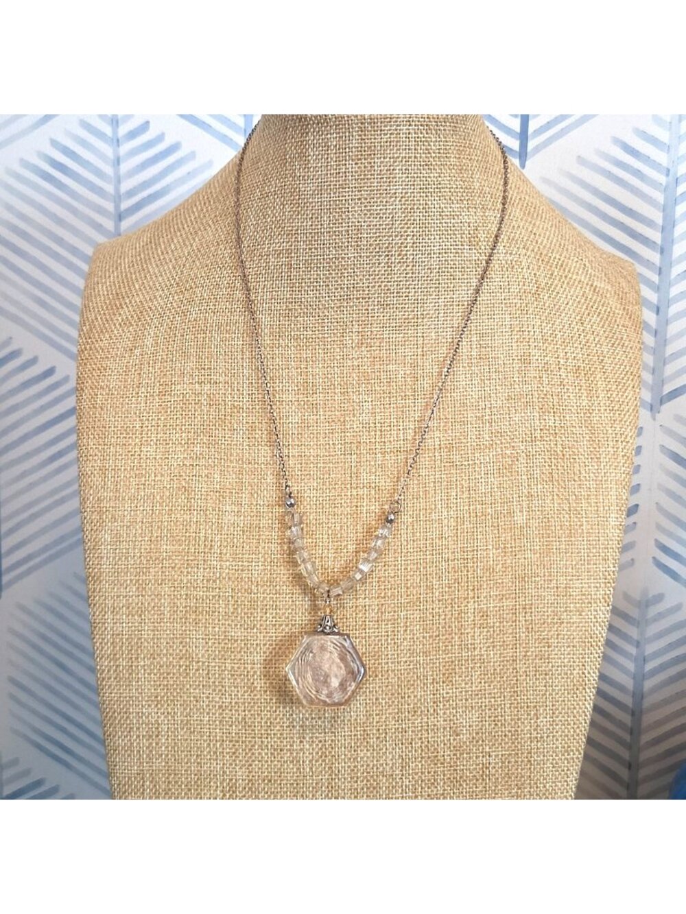 Vintage 20" Silver Tone Chain & Glass Hexagon Pendant Necklace